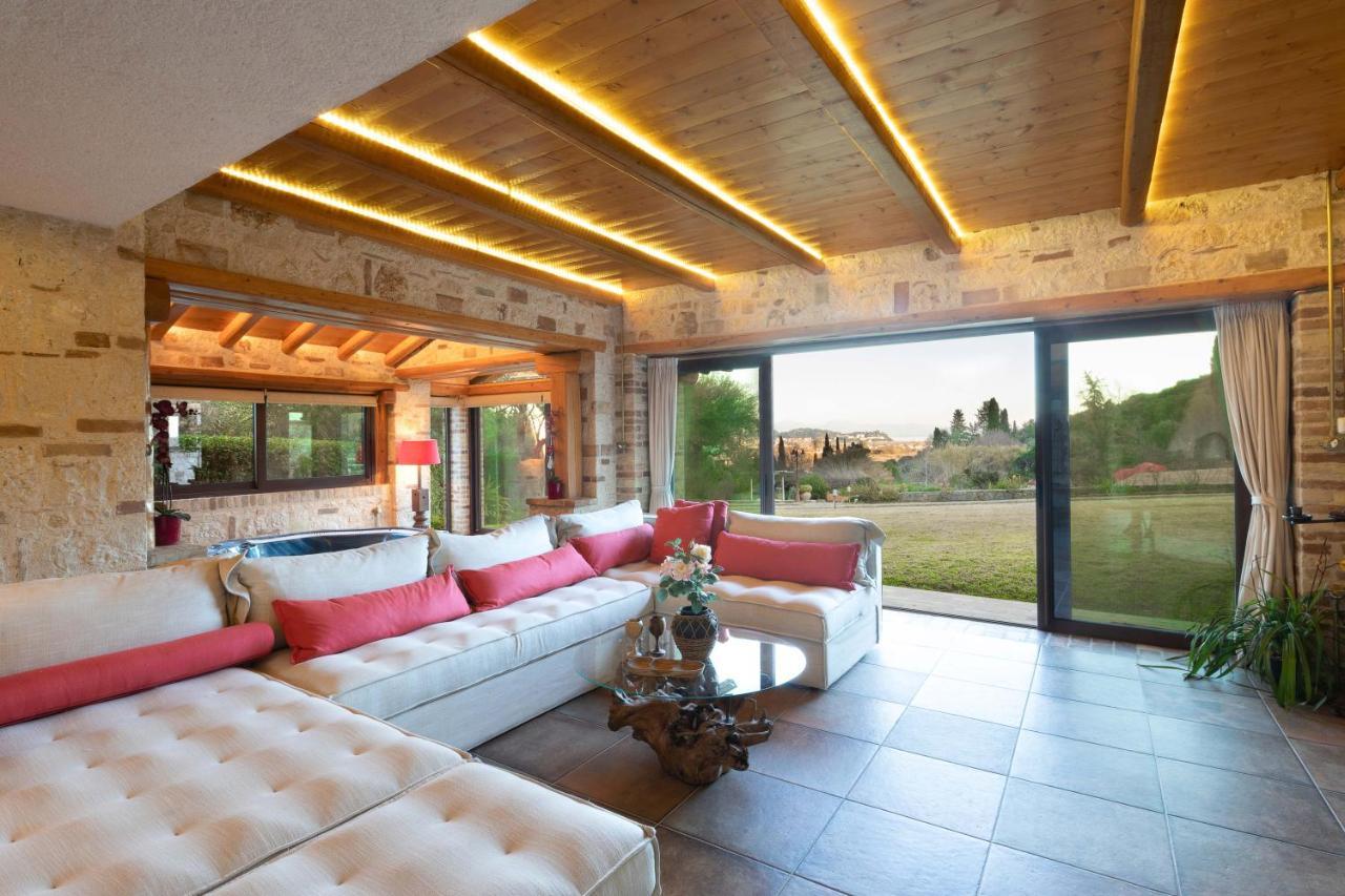 Madera By Corfuescapes *