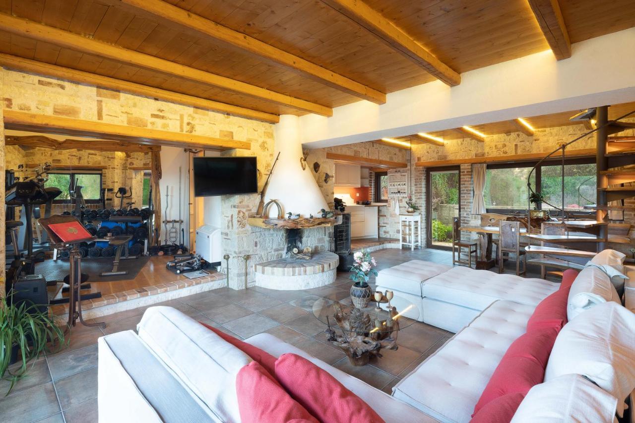 Madera By Corfuescapes *